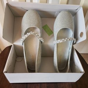 Dream Pairs Silver Glitter girls dress shoe size 4